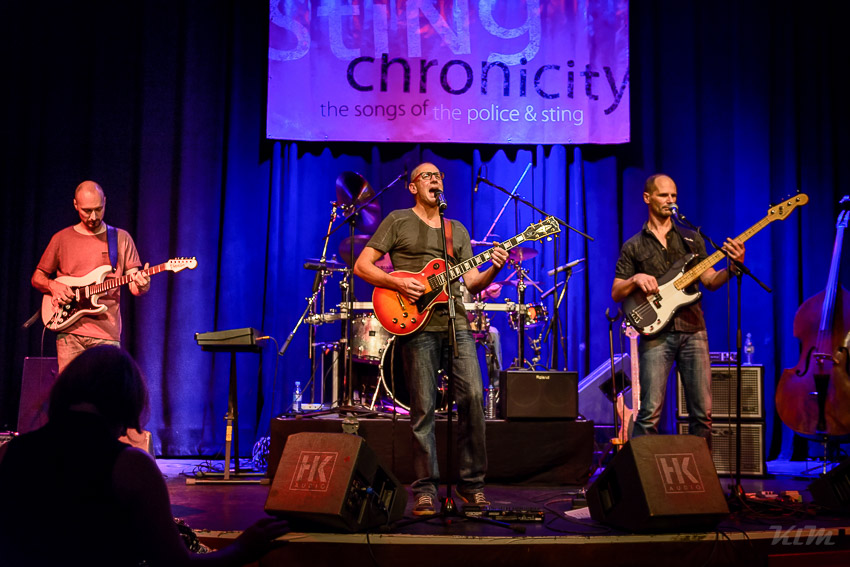 Stingchronicity_2014-11-14_001.jpg : Stingchronicity, Konzert im Café Hahn, 14.11.2014, Bild 1/30